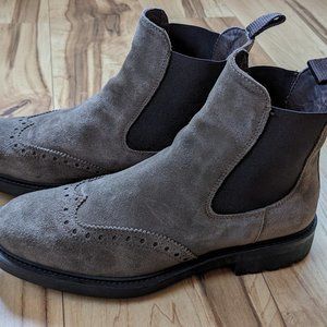 Made in Italy, suede Chelsea boots
